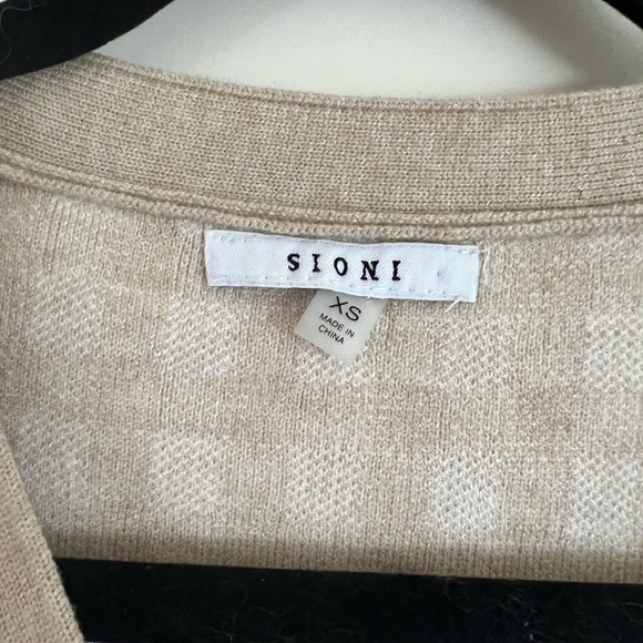 Long sleeve button-up sweater/cardigan size XS - Picture 3 of 3